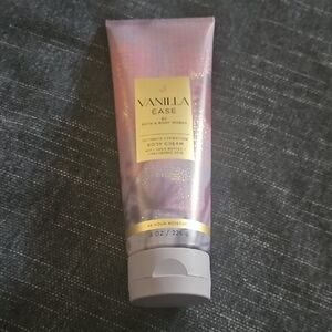 Bath & Body Works Vanilla Ease Body Cream - New